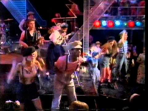 Joboxers - Boxerbeat. Top Of The Pops 1983