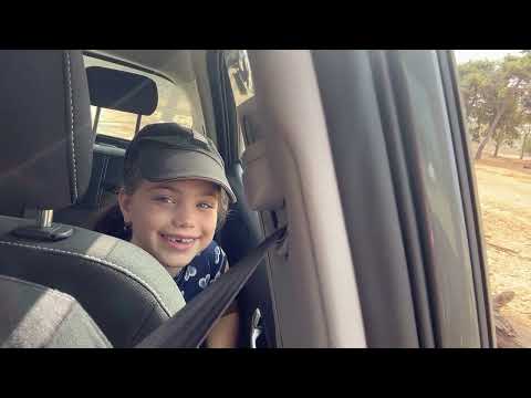 Shaylee and Annabel's Fun-Filled Day at the Zoo and Beach