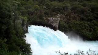 preview picture of video 'Huka Falls (Taupo, New Zealand) Part 3'
