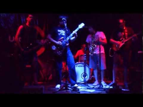 Buscando algun lugar - Viejo Marfil