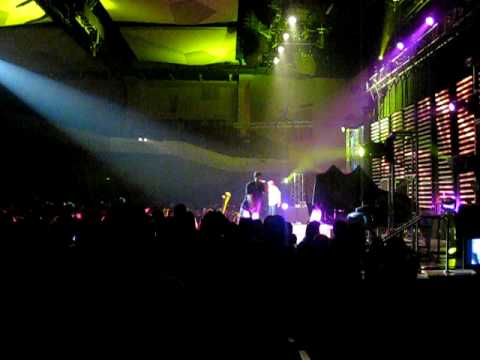 Lecrae and KB @ Rock Church Dont waste your life remix