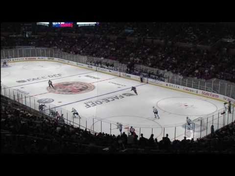 Phil Kessel Goal - Leafs 3 vs Rangers 1 - Oct 15th 2010 (HD)