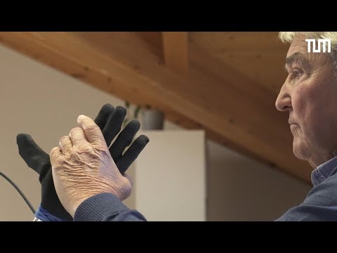 Geriatronics: Research on Robots in Care/Forschung über Roboter in der Pflege