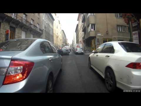 Sietve elémkanyarodik, nehogy kimaradjon a jóból (sorból)...