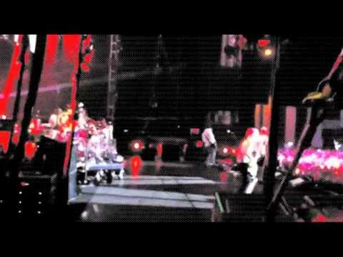 RED HOT CHILI PEPPERS - On stage with RHCP