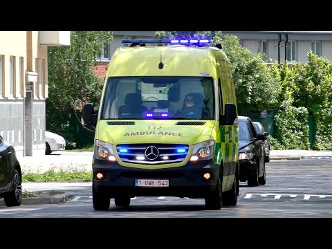 Diverse Ambulances met Spoed onderweg in Antwerpen naar interventies en het ziekenhuis
