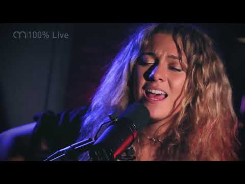 Kelly Barnes - 'American Boy' / Estelle (Cover) Live In Session at The Silk Mill