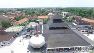 Download lagu Masjid Agung Demak Aerial Footage mp3