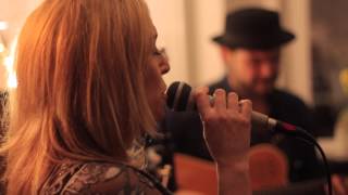 Manuela Panizzo performs at the Notting Hill Unplugged night