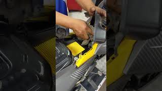Download lagu # Yamaha #sniper150 v2 change oil and air filter to my bumblebee.. mp3