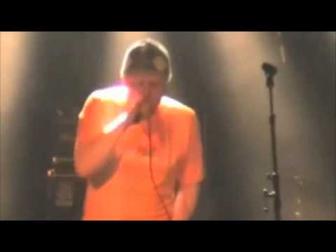 Dr Hell Hambaravi - Vägivaldne