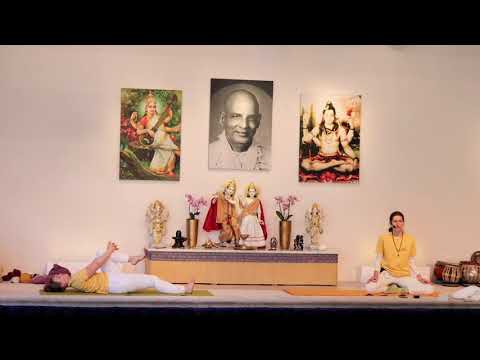 Rückenyogastunde mit Ramani - Yoga Vidya Ashram Live - 16:15 Uhr 19.03.2022