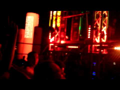 DUBBLESTANDART feat. LEE SCRATCH PERRY LIVE ON POPFEST VIENNA 2015 chase the devil