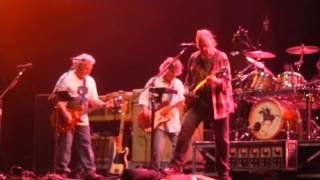 Neil Young - Walk Like A Giant live @ Voodoo Experience 2012 New Orleans