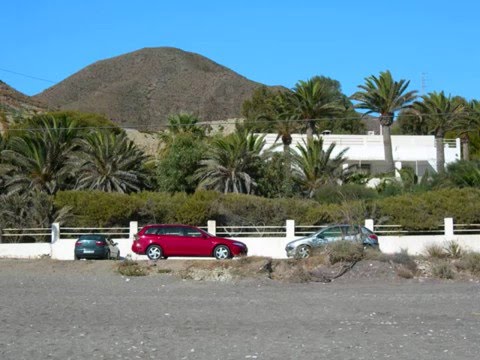 LA PLAYA DE EL ALGARROBICO
