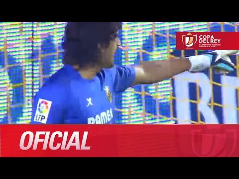 Paradón de Barbosa tras el toque en propia de Baptistao