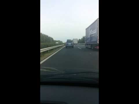 Őrült buszsöför Menyországturist