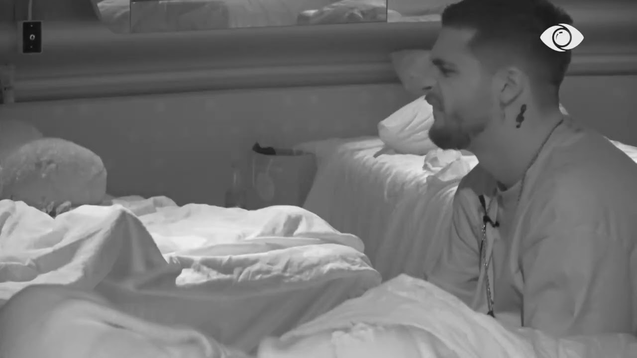 Ma lexo dorën çfarë thotë/ Selin pyet Gimbon, banori: Është një djalë…