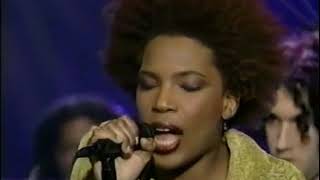 Macy Gray Performs &quot;I Try&quot; - 2/11/2000