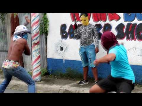 El Fénix Rompiendo El Microfono Tiradera en Trap  Te Pasate Y Se Te Quema