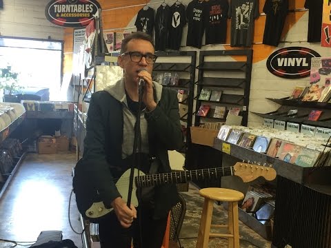 Fred Armisen @ Streetlight Records in Santa Cruz (Billy Idol cover)