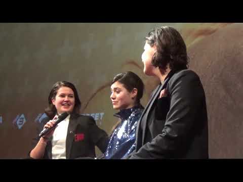 ANNE + (premiére) seizoen 2  DE cast en Crew op het podium BNNVARA NPO 3 @tuschinki Amsterdam