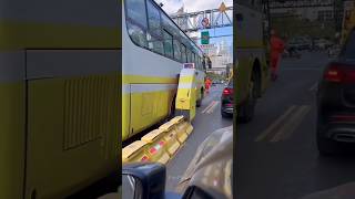 China's Moving Barrier System: A Smart Traffic Solution 🚦🚌 #shorts #MovingBarrier