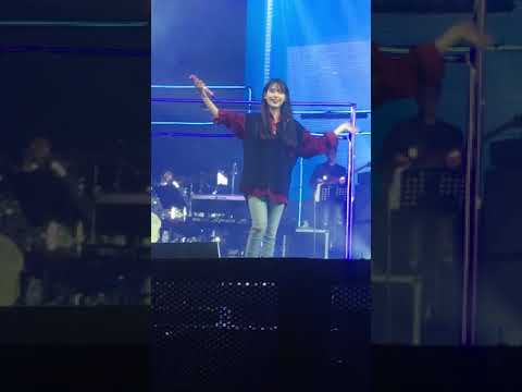 171125 IU Hong Kong Concert 너의 의미 Meaning of you 大合唱 Fancam
