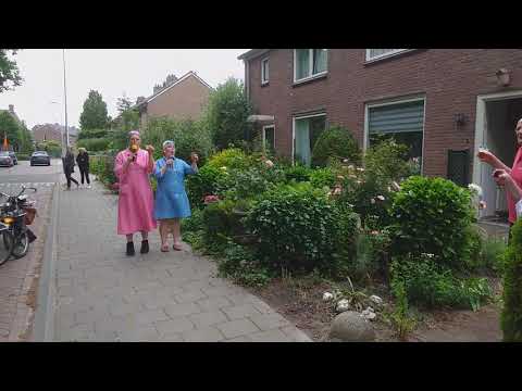 De Zingende Badmutsen - Ein Prosit