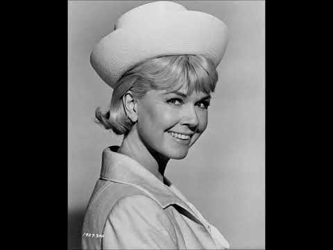 60 Amazing Photos of Singer & Actress Doris Day in the 1940s and 1950s