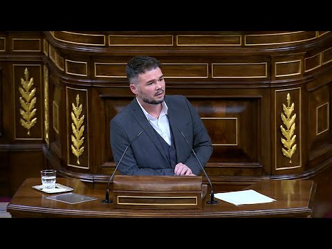 Rufián criticizes Sánchez for acting like "Che with a tie in Davos" but not taking bold measures.