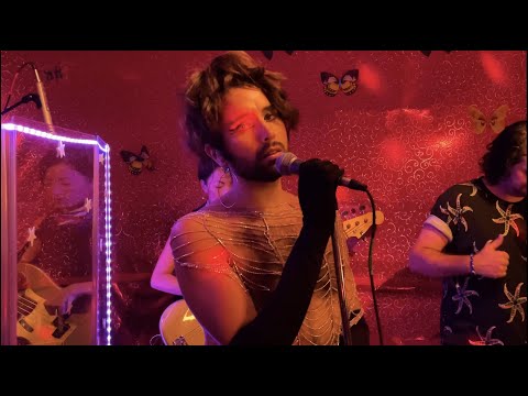 Tony & The Kiki - Light It Up (Live)