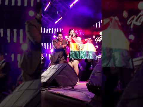 KATY JARA EN LA PROYECCION REBELDES 219