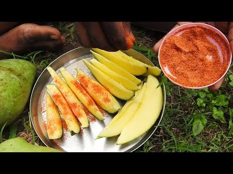 Ripe Mango With Salt And Chilli "Green Mango" With Chili Salt
