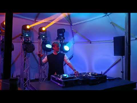 Сандер Жуков DJ Sander Zhukov фестиваль Ананда Moon танцпол