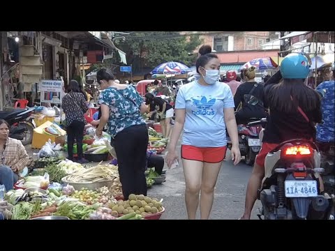 Evening market scene | Market food | Cambodian life in market