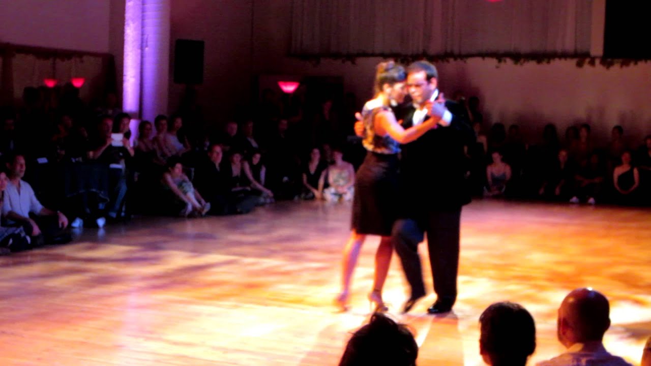 Fabian Peralta & Josefina Bermudez, "Besos Brujos", AntiPanico SF 2012, 3/4
