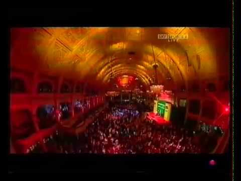Crazy shot Phil Taylor World Matchplay final 2008.