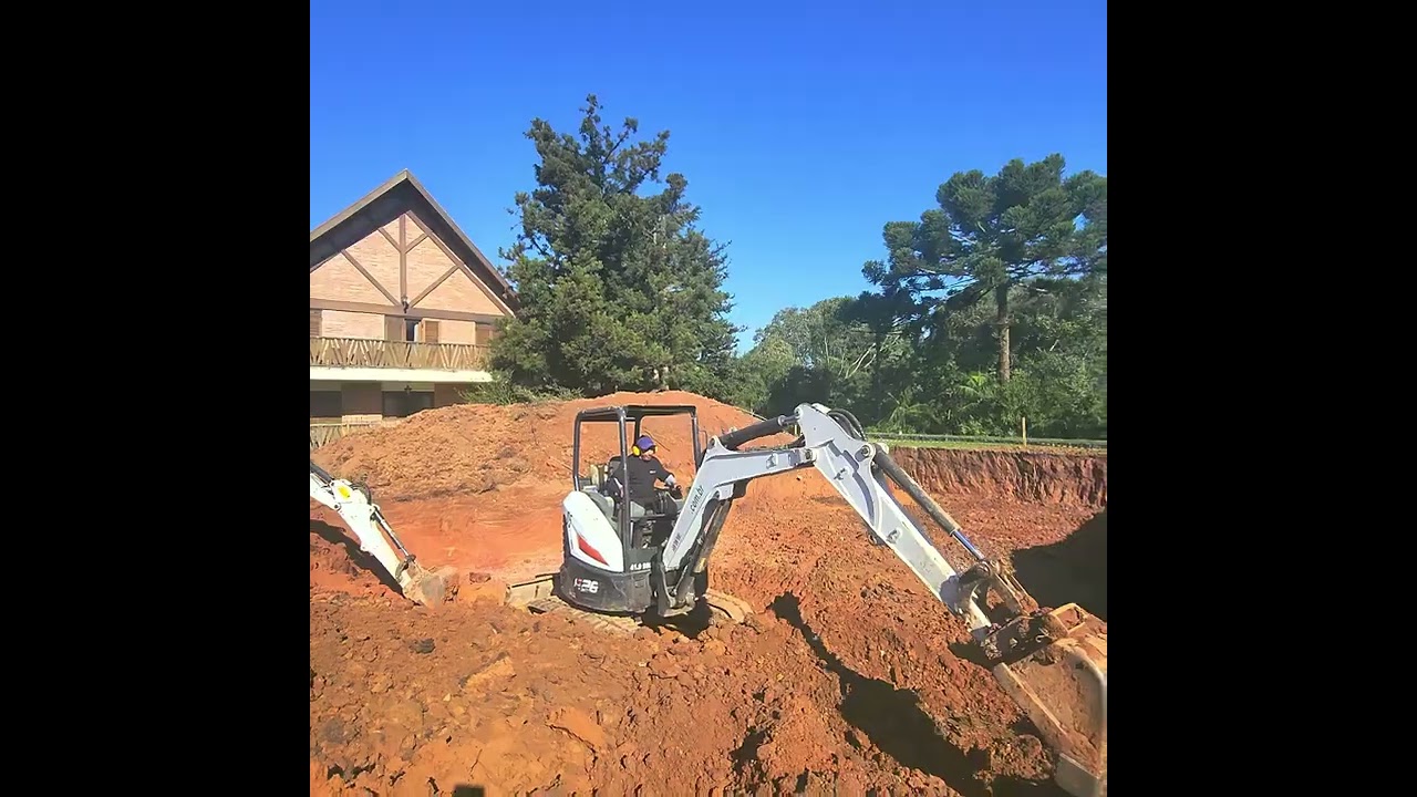 Bobcat para Escavação e Movimentação de Terra em Curitiba | Locação Bob Loc