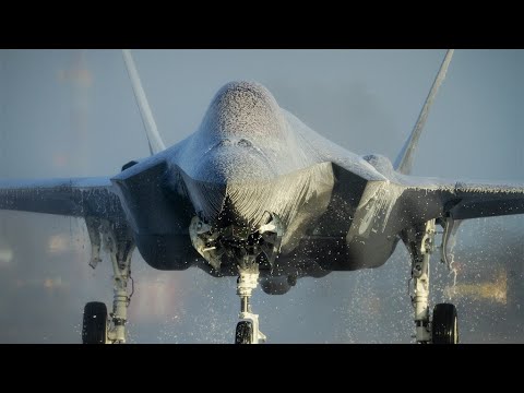 Arrival first Dutch F-35 (foam incident)