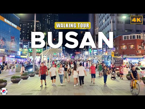 Busan COREIA - Praia de Haeundae em uma noite de sábado, desfrute de comida de rua e entretenimento