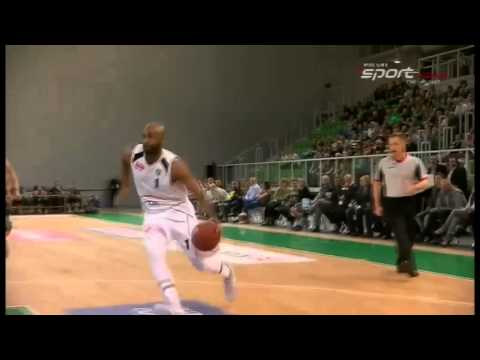 Mardy Collins - ładne wejście na kosz!