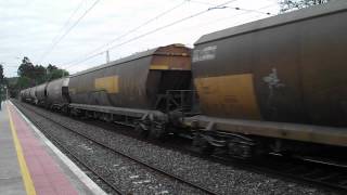preview picture of video 'Locomotora diesel 335. Estación de Arbo (Pontevedra)'