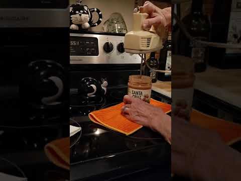 🥜 Mixing the Oil and the Peanut Butter!👍