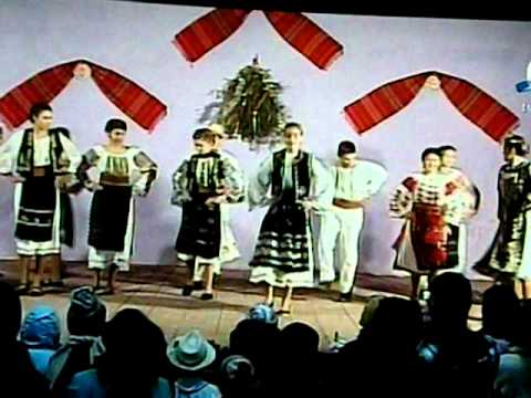 Ansamblul Doina Mischiului - copii intre 10 - 15 ani - Spectacol Craciun Mischii