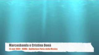 GOCCIA - Cristina Donà sul palco con la Marcosbanda