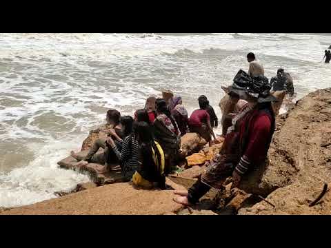 Enjoying At The Sea Side | #youtube #youtubeshorts #shorts