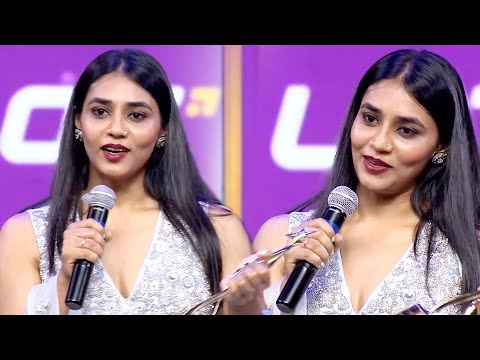 Sapthami Gowda Bags Her First Award For Popcorn Monkey Tiger At SIIMA