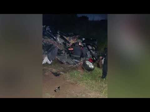 LORETO: 2 FALLECIDOS TRAS CHOQUE FRONTAL ENTRE UN AUTO Y UN CAMIÓN