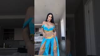 Busty Arab Girl | Busty Arab Model | Busty Muslim Girl #arabgirl #bustycurvygirls #muslimmodel #arab